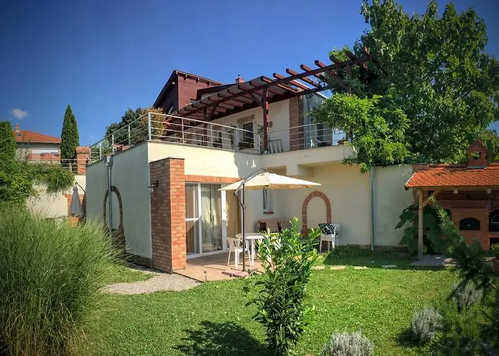 Naposdombi Apartmanok