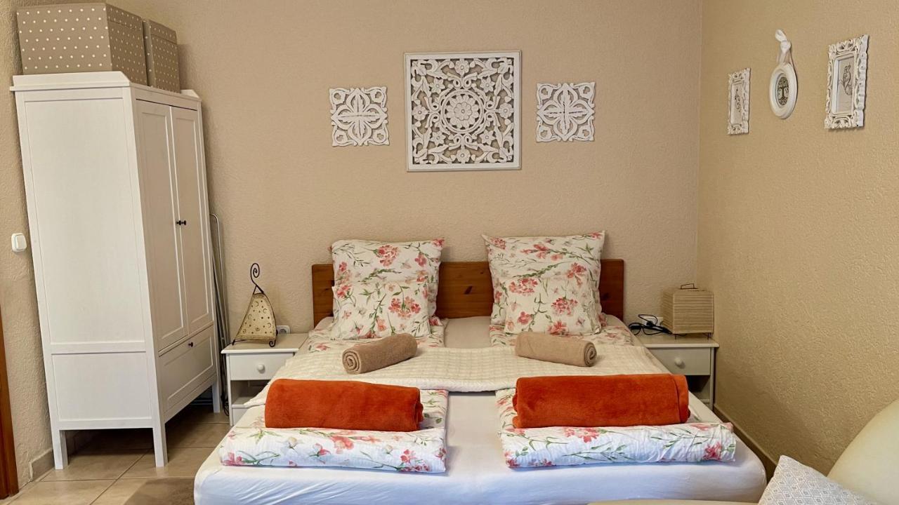 Naposdombi Apartment